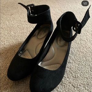 size 8 black heels